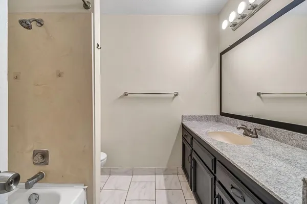 $235,000 | 5965 East Shields Avenue, Unit 180, Fresno, CA 93727