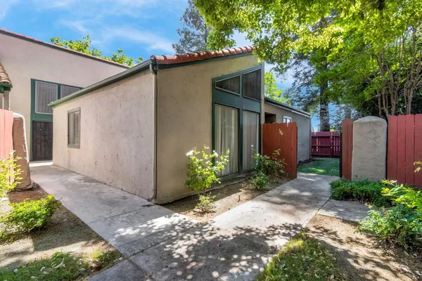 $235,000 | 5965 East Shields Avenue, Unit 180, Fresno, CA 93727