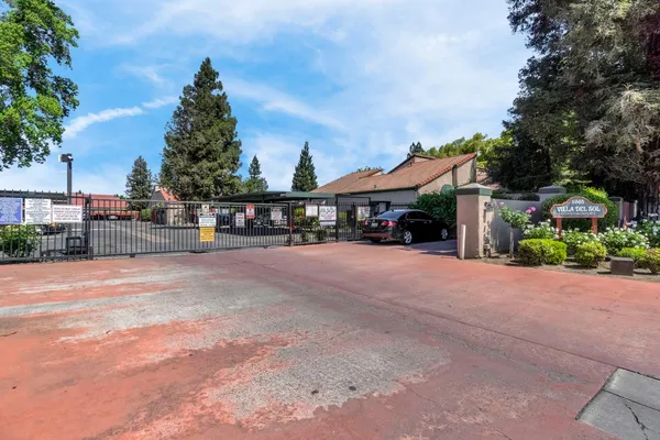 $235,000 | 5965 East Shields Avenue, Unit 180, Fresno, CA 93727