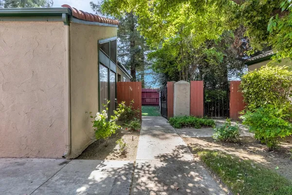 $235,000 | 5965 East Shields Avenue, Unit 180, Fresno, CA 93727