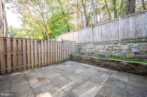 $980,000 | 122 Sanborn Place, Alexandria, VA 22305
