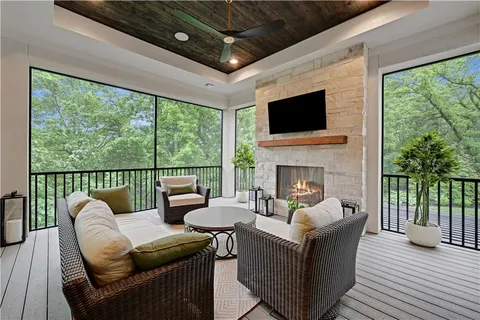 $3,750,000 | 17023 Wallace Way, Loch Lloyd, MO 64012