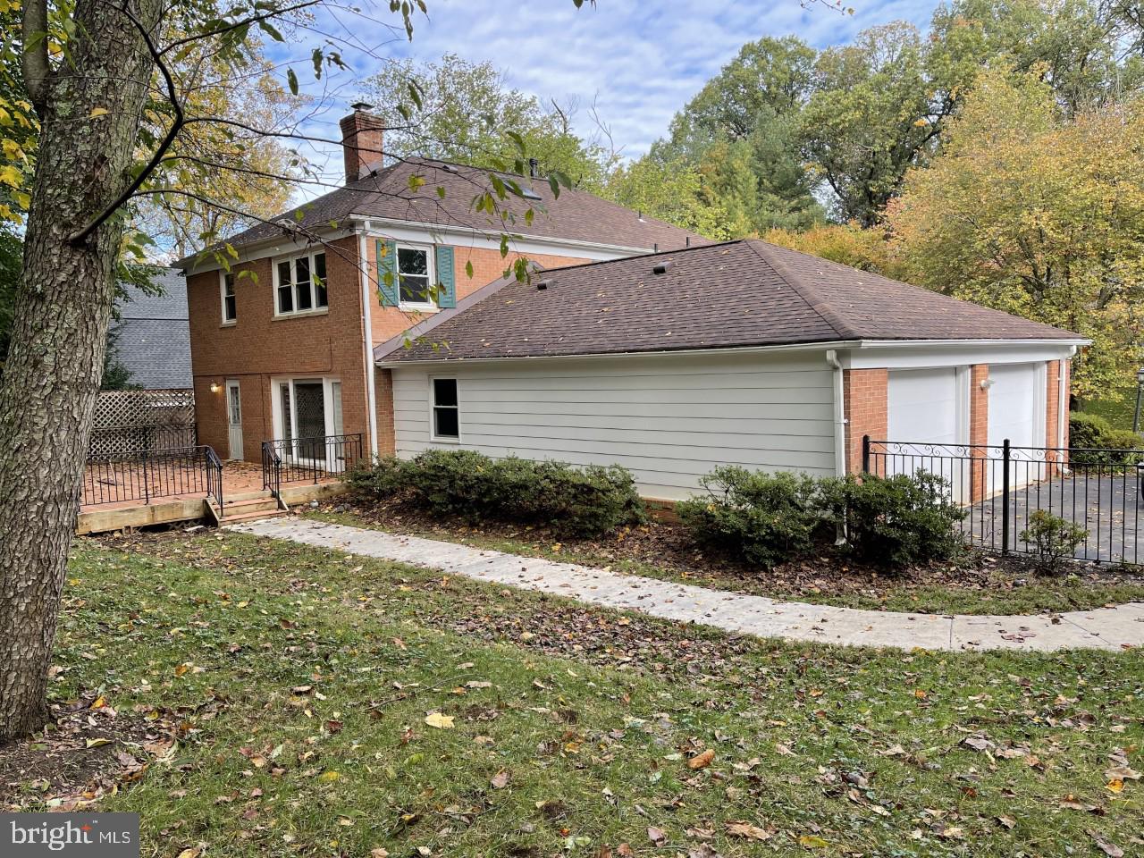 9320 Winterset Drive Potomac, MD 20854 - Photo 5 of 70 Large level lot