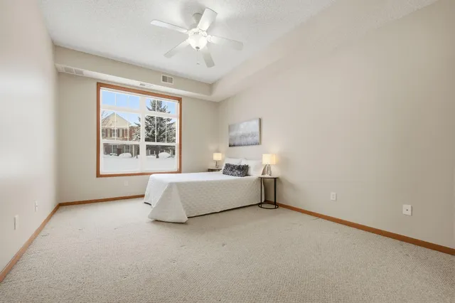 $300,000 | 1256 County Rd D East, Unit 104, Maplewood, MN 55109