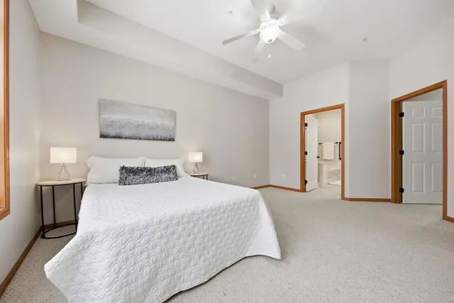 $300,000 | 1256 County Rd D East, Unit 104, Maplewood, MN 55109