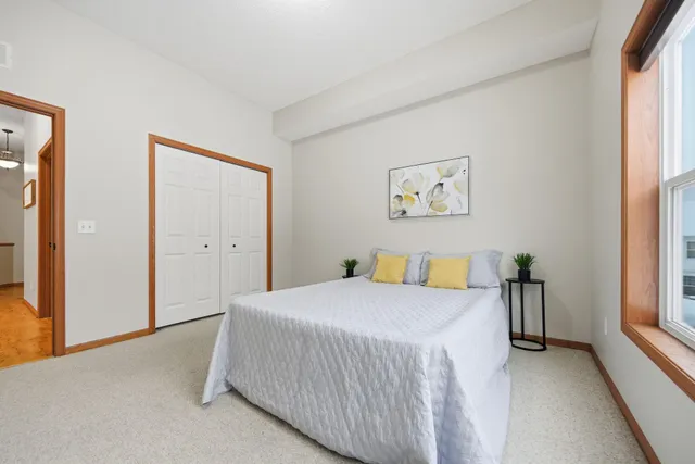 $300,000 | 1256 County Rd D East, Unit 104, Maplewood, MN 55109