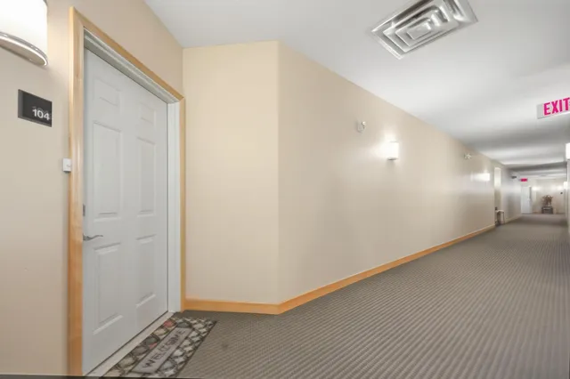 $300,000 | 1256 County Rd D East, Unit 104, Maplewood, MN 55109