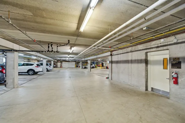 $300,000 | 1256 County Rd D East, Unit 104, Maplewood, MN 55109