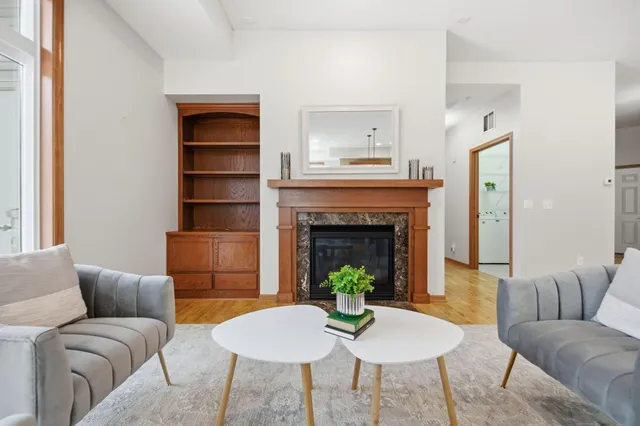 $300,000 | 1256 County Rd D East, Unit 104, Maplewood, MN 55109