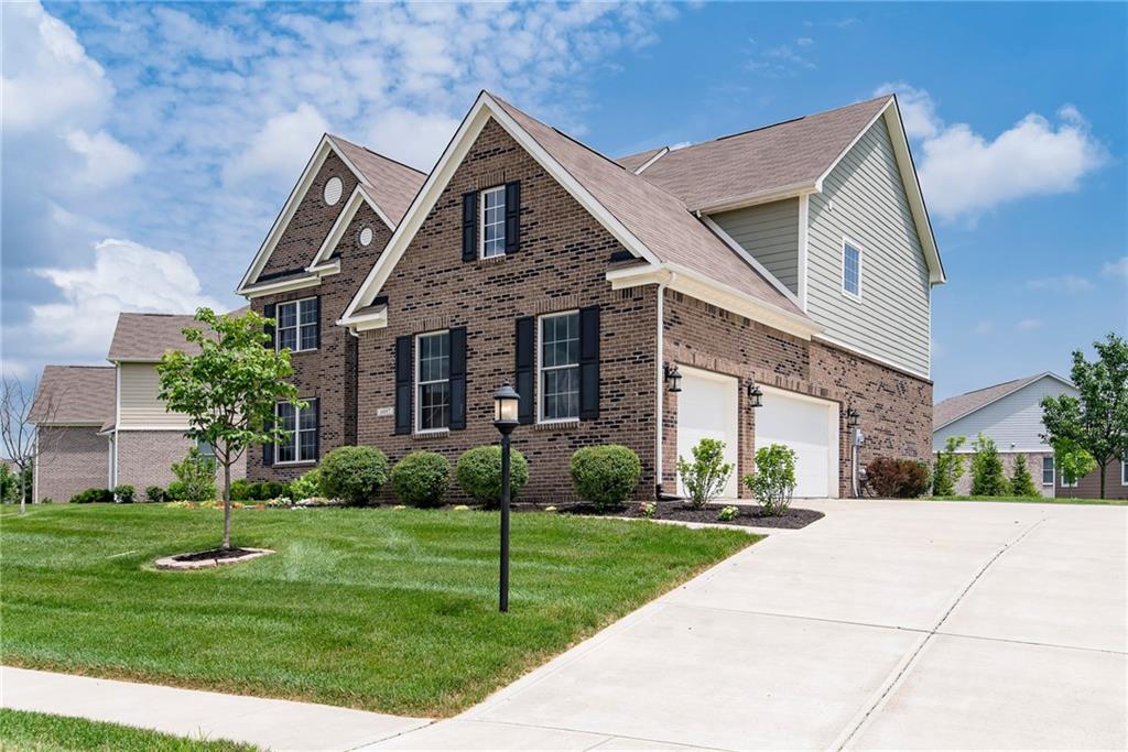 6097 Roxburgh Place Noblesville, IN 46062 - Photo 3 of 42 Gallery Image 3
