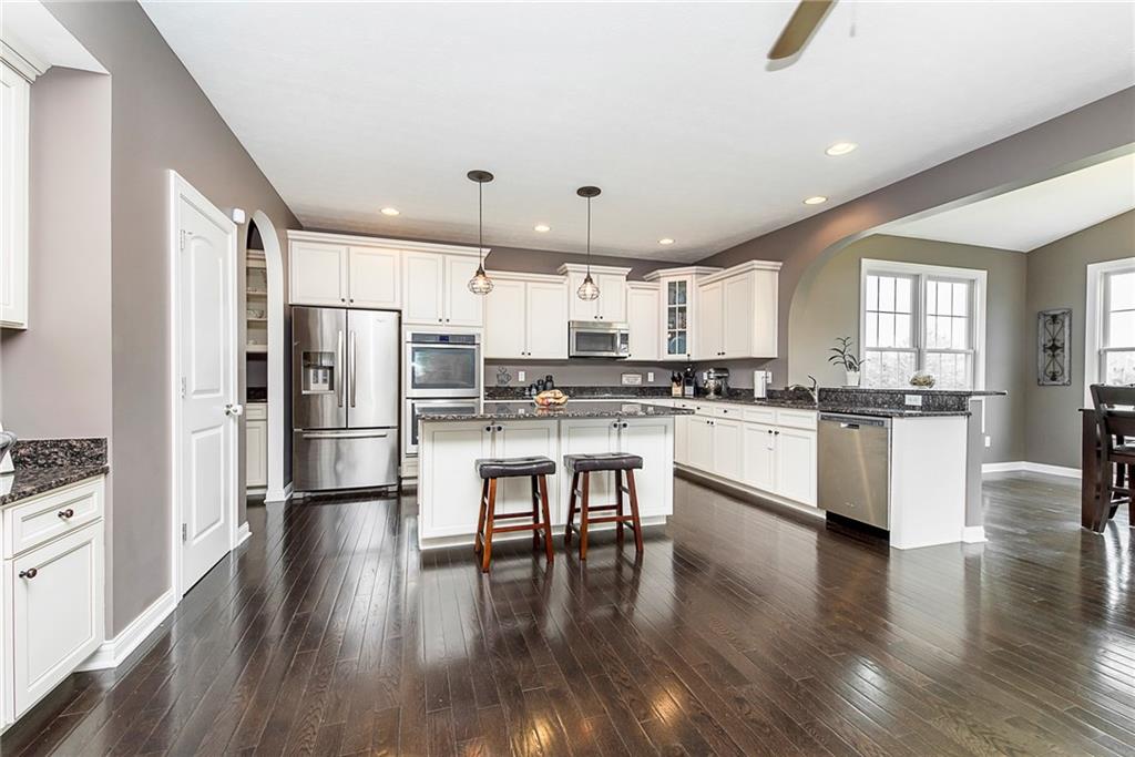 6097 Roxburgh Place Noblesville, IN 46062 - Photo 8 of 42 Gallery Image 8