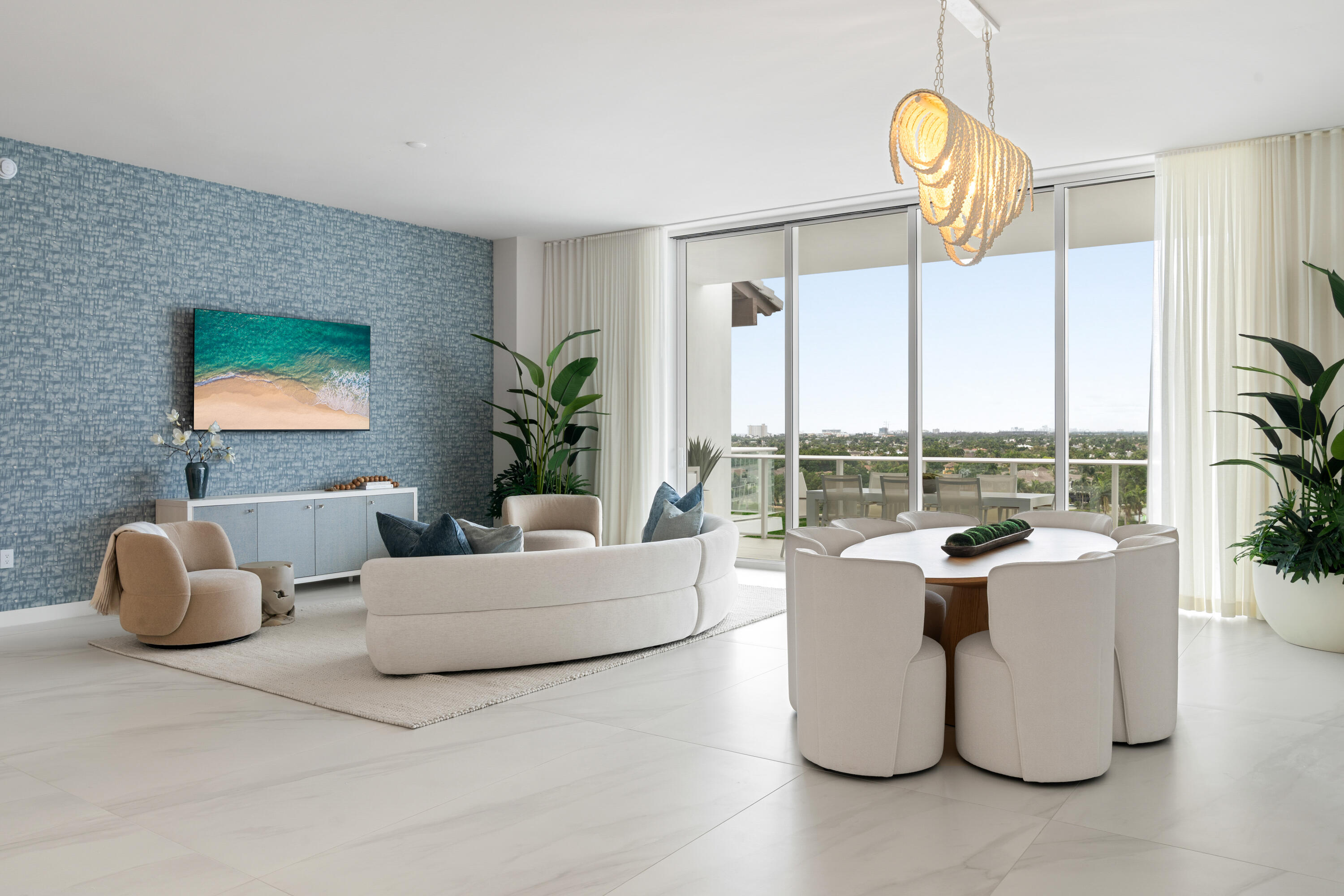220 Southeast Mizner Boulevard, Unit PH922 Boca Raton, FL 33432 - Photo 3 of 25 Great Room SE