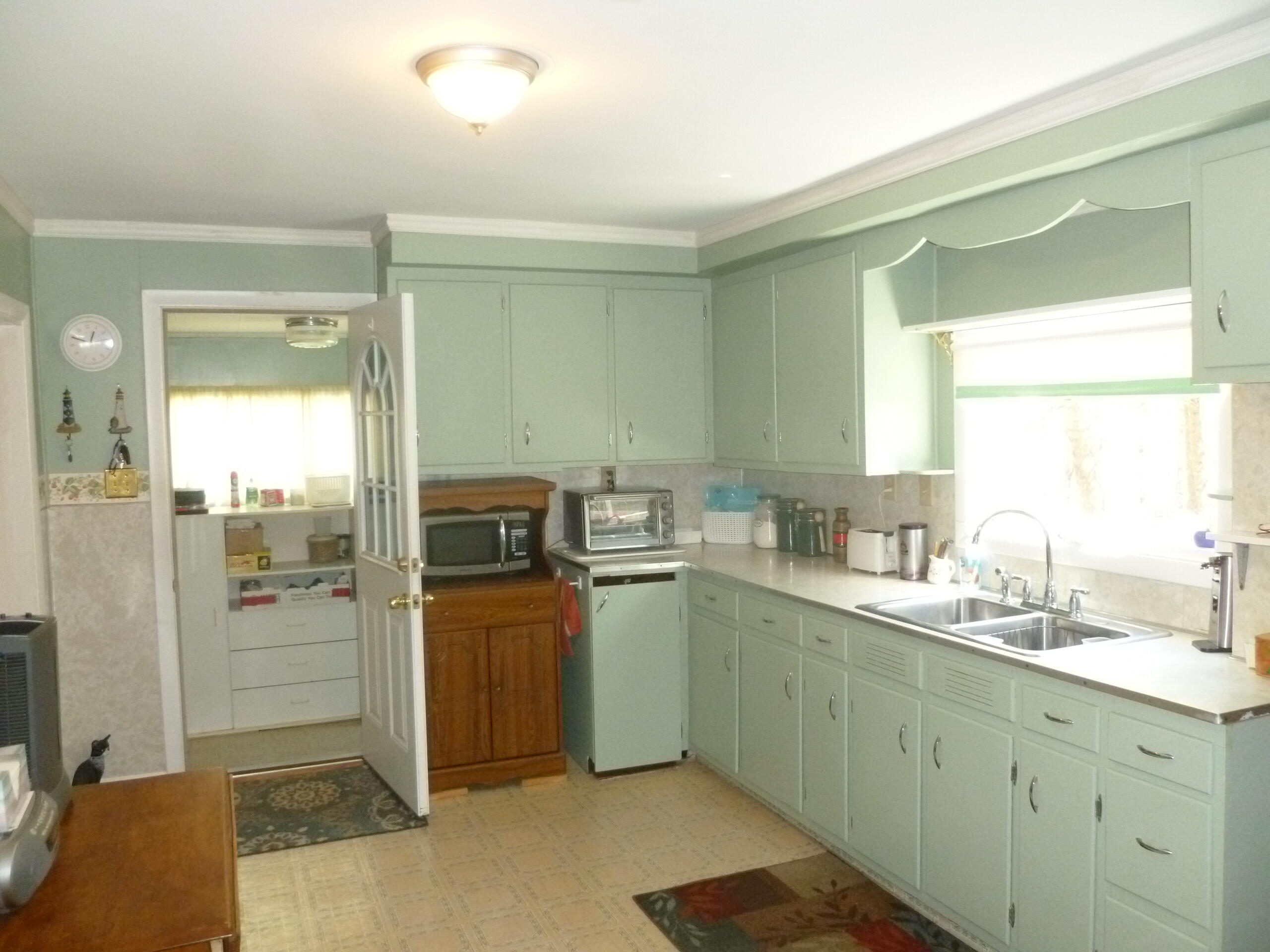 94 Oak Street Springvale, ME 04083 - Photo 6 of 15 11