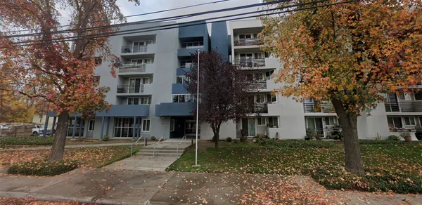 $1,300 | 530 Coffee Road, Modesto, CA 95355