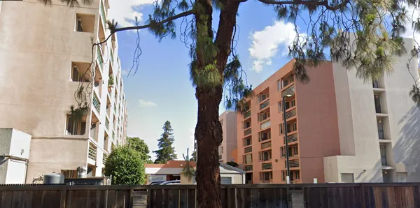 $1,300 | 530 Coffee Road, Modesto, CA 95355