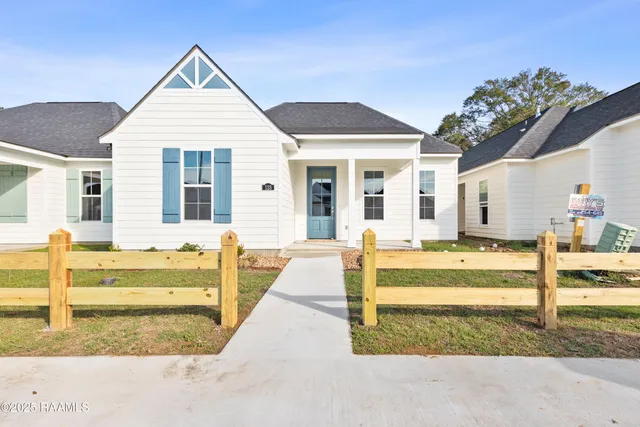$252,900 | 123 Grenadine Drive, Lafayette, LA 70506