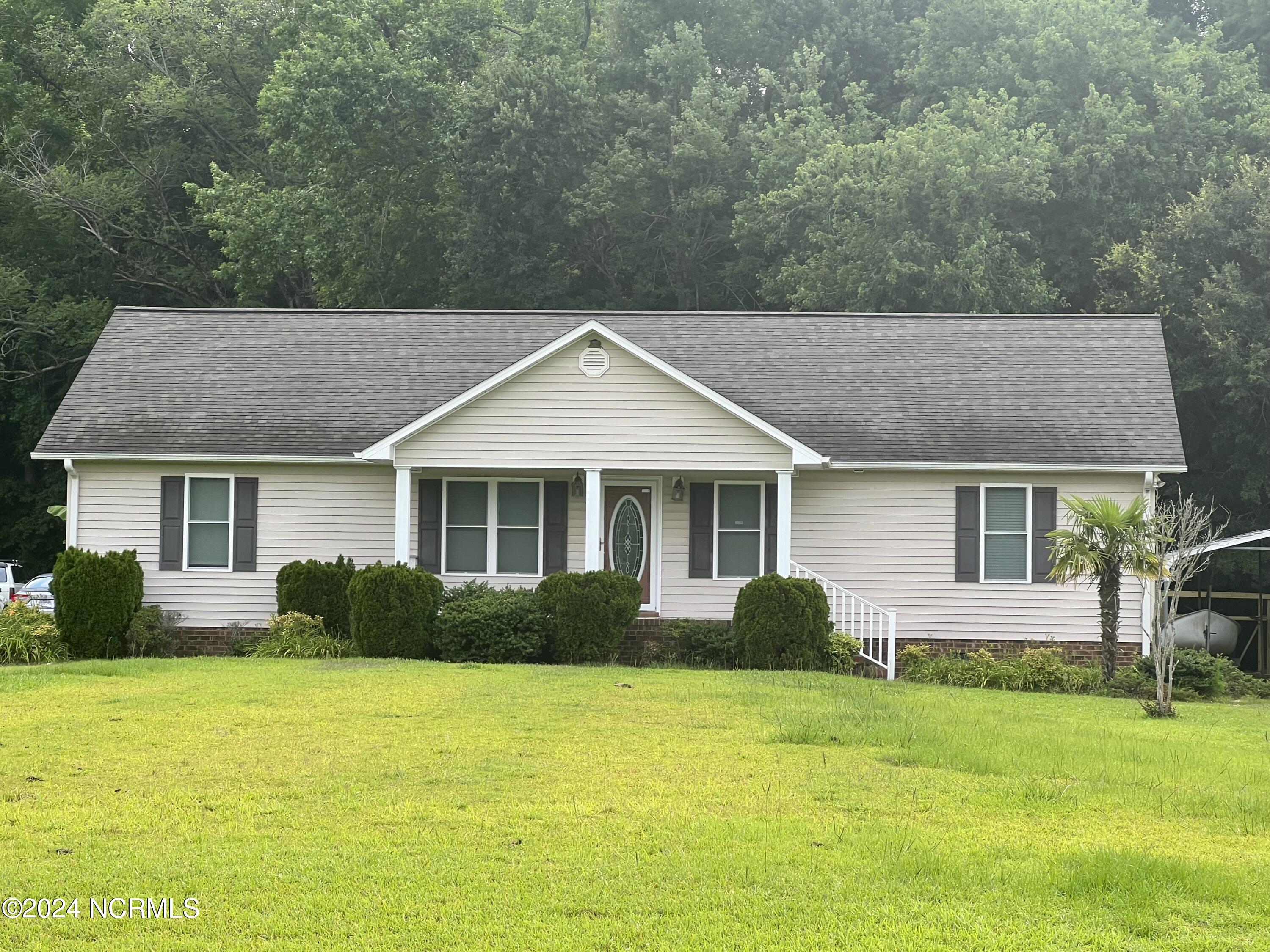 1736 North Boyd Road Pinetown, NC 27865 - Photo 1 of 1 Front of Home