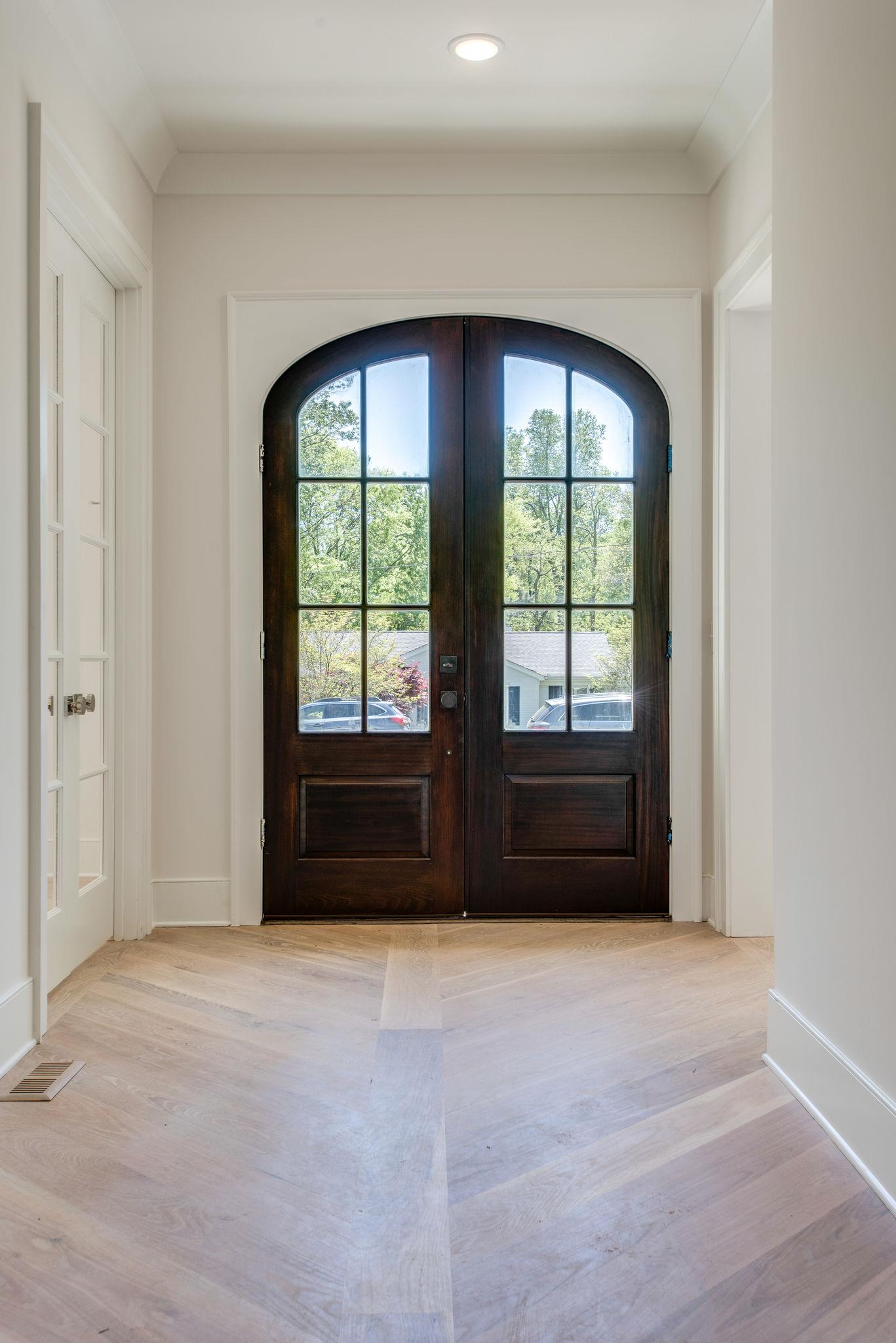 134 Alton Road Nashville, TN 37205 - Photo 2 of 26 Gallery Image 2