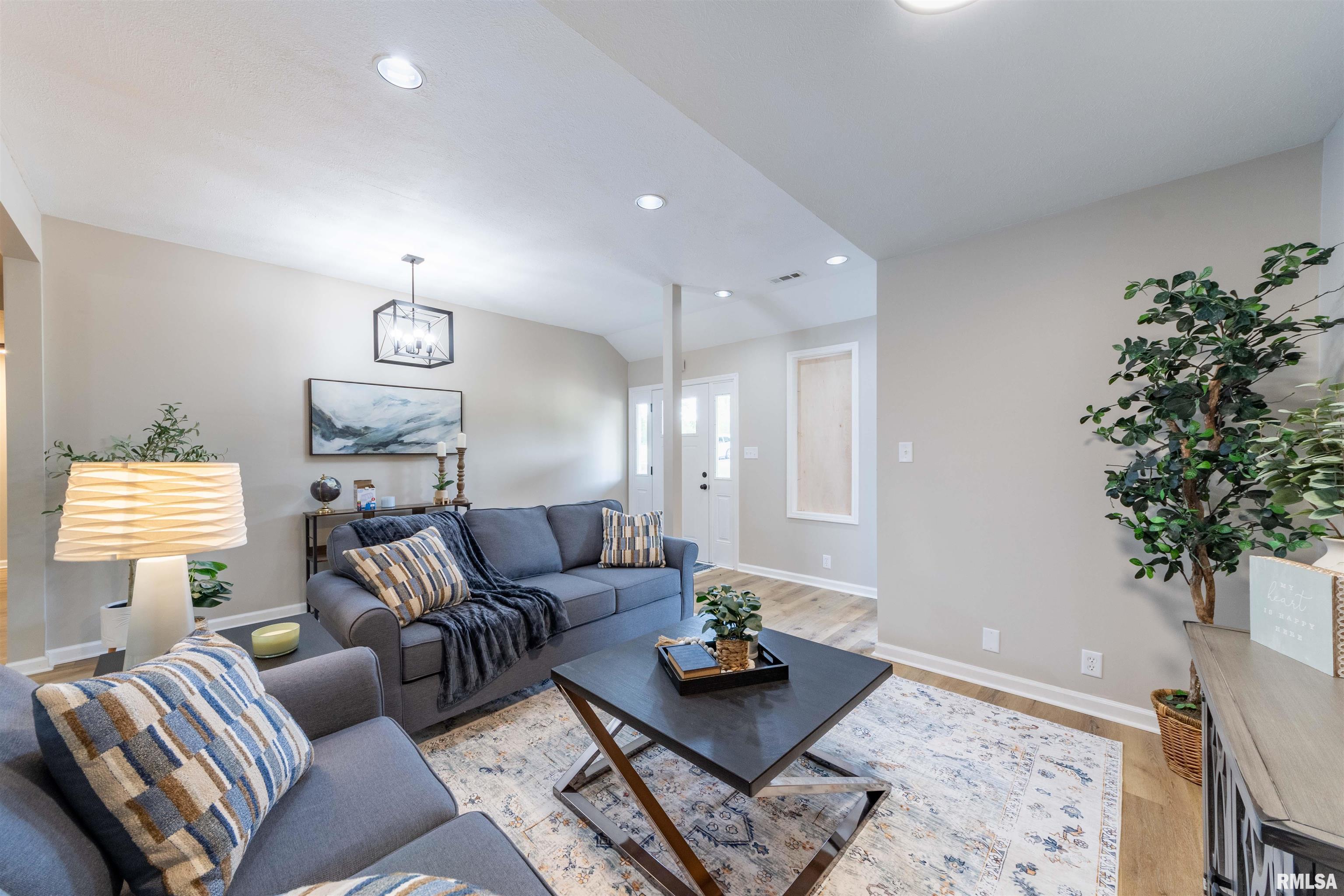 14592 Cambria Road Carterville, IL 62918 - Photo 5 of 30 Gallery Image 5