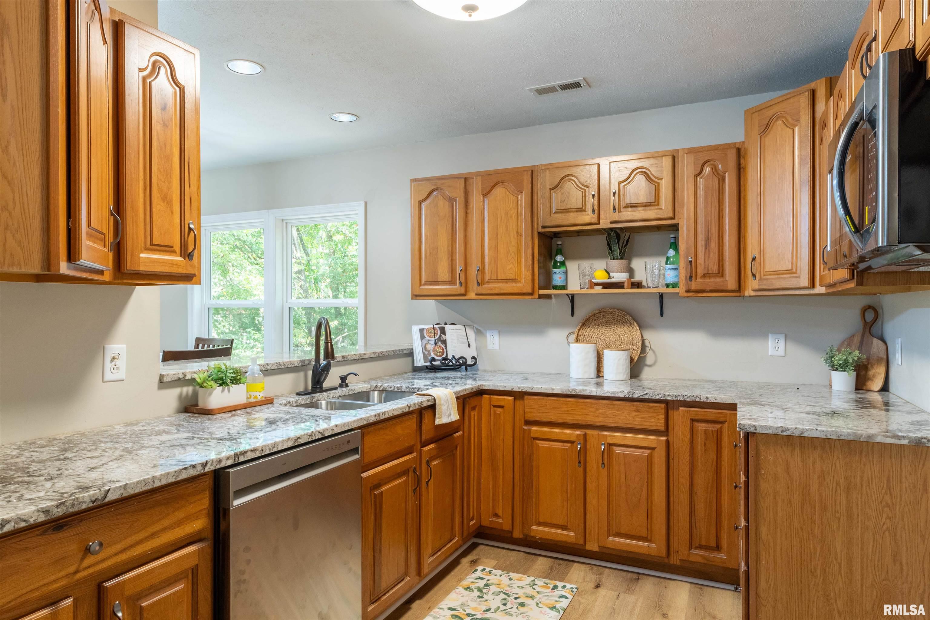 14592 Cambria Road Carterville, IL 62918 - Photo 7 of 30 Gallery Image 7