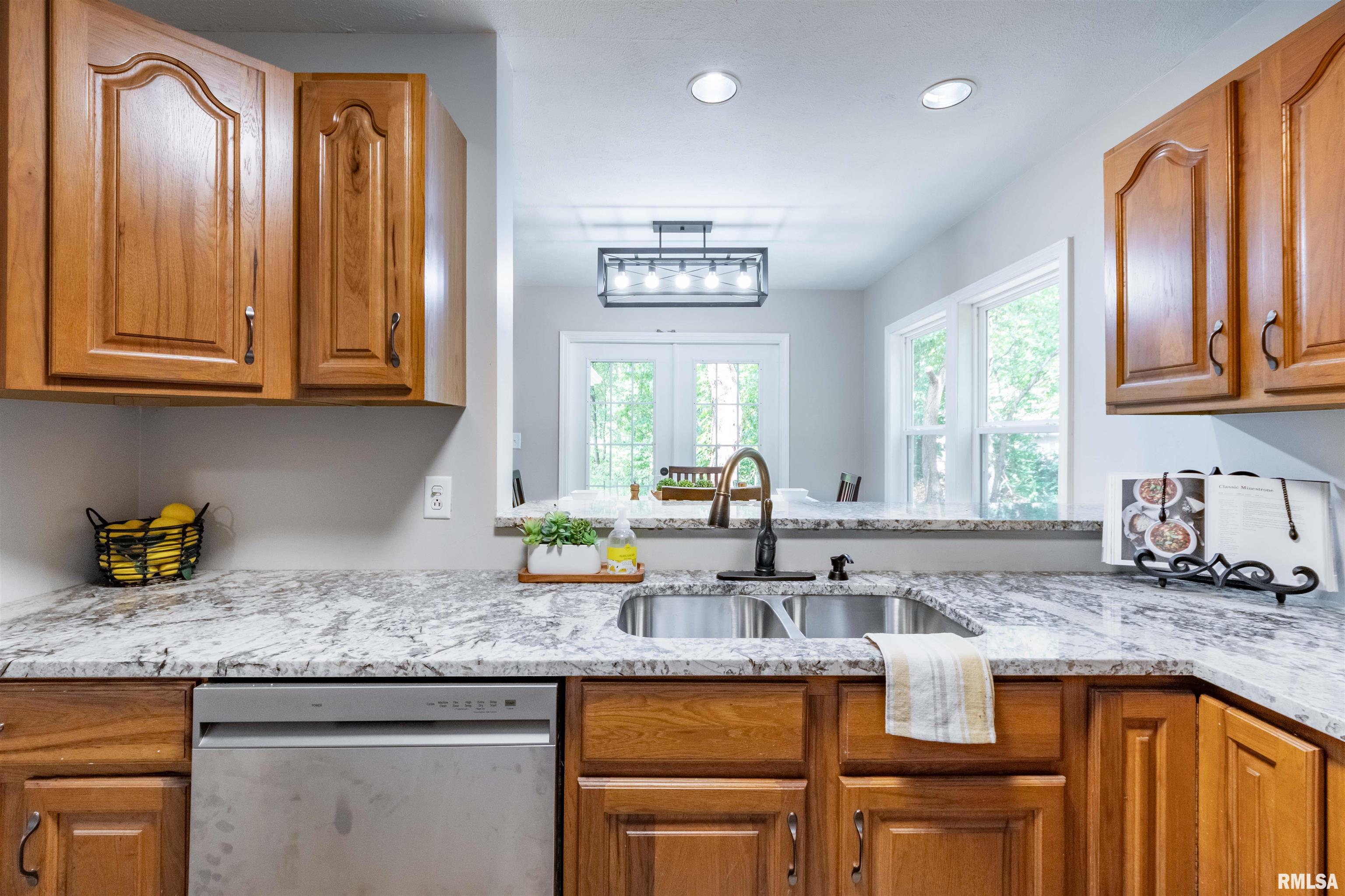 14592 Cambria Road Carterville, IL 62918 - Photo 8 of 30 Gallery Image 8