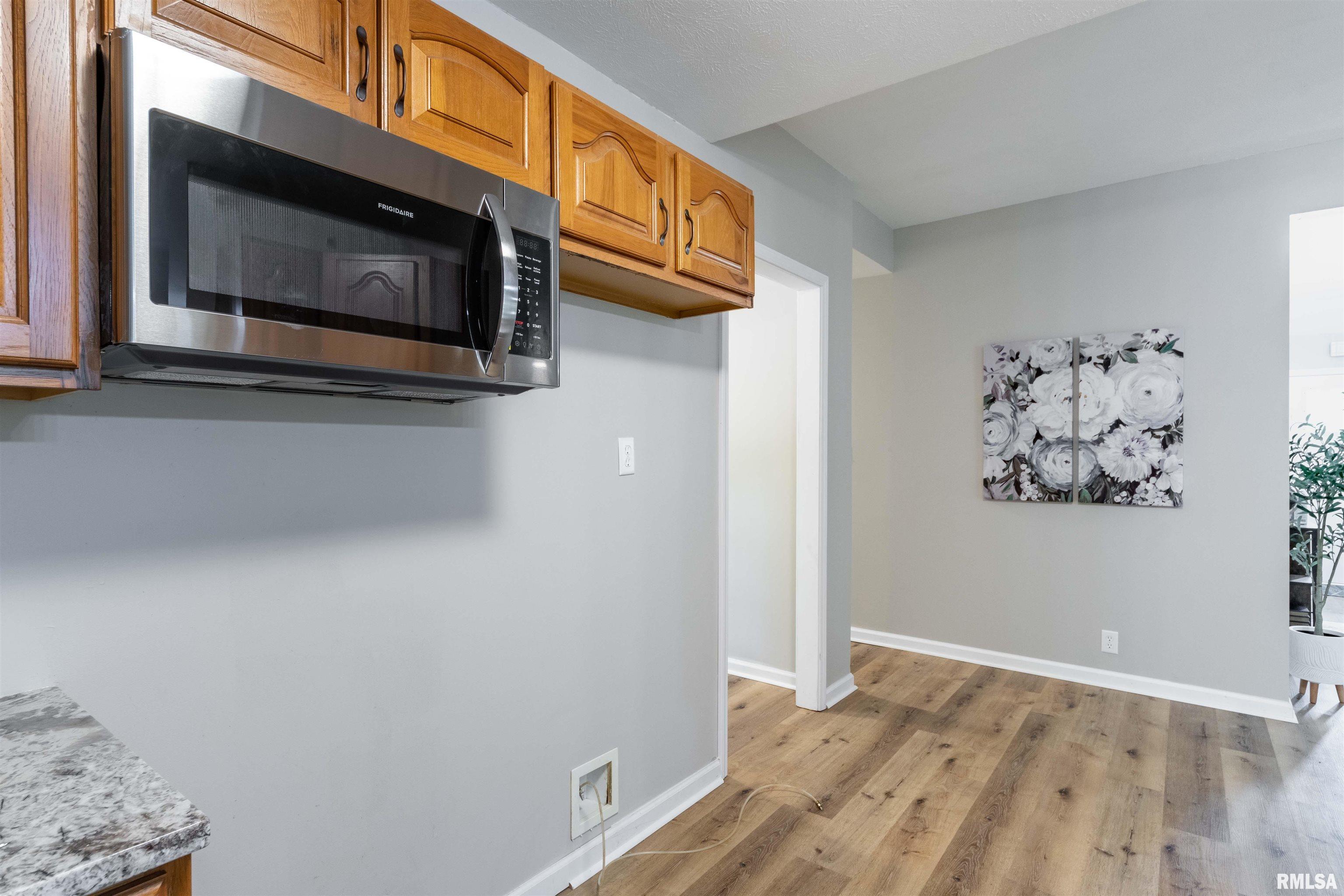 14592 Cambria Road Carterville, IL 62918 - Photo 9 of 30 Gallery Image 9