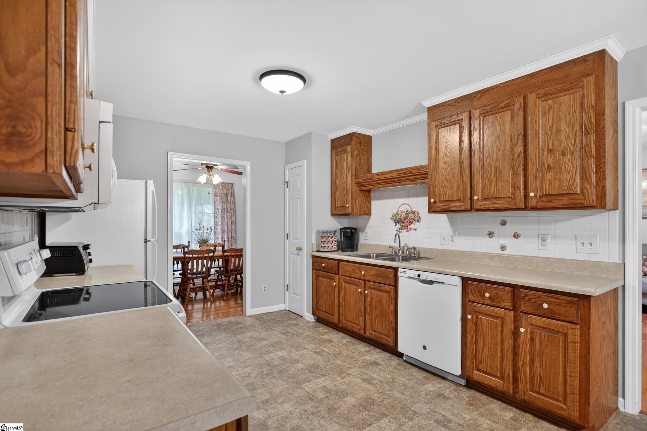 508 Lia Way Easley, SC 29642 - Photo 9 of 41