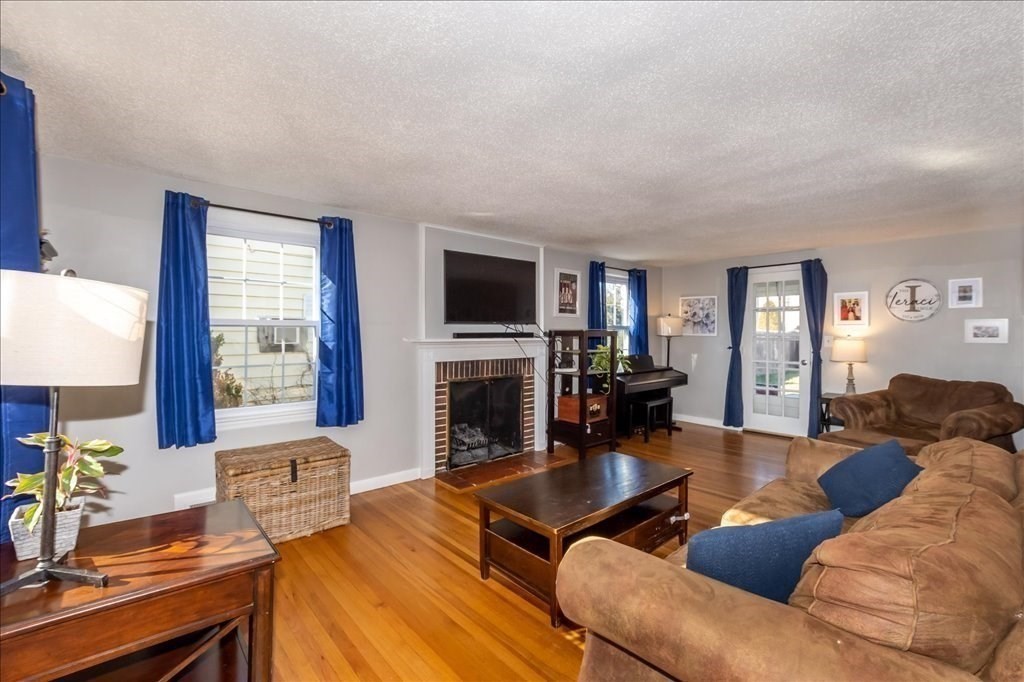 128 Reed Street Agawam, MA 01001 - Photo 8 of 39 Gallery Image 8