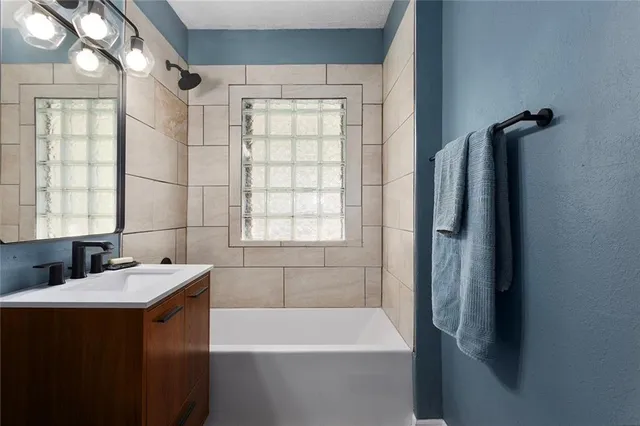 $195,000 | 5214 Woodland Avenue, Kansas City, MO 64110