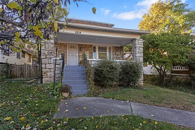 $195,000 | 5214 Woodland Avenue, Kansas City, MO 64110