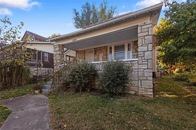 $195,000 | 5214 Woodland Avenue, Kansas City, MO 64110