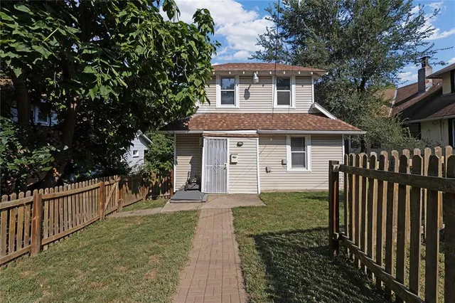 $195,000 | 5214 Woodland Avenue, Kansas City, MO 64110