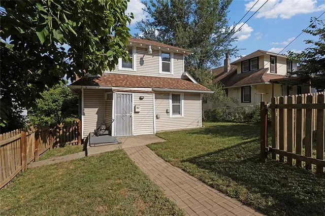 $195,000 | 5214 Woodland Avenue, Kansas City, MO 64110