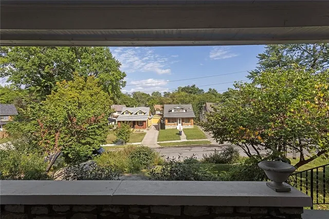 $195,000 | 5214 Woodland Avenue, Kansas City, MO 64110