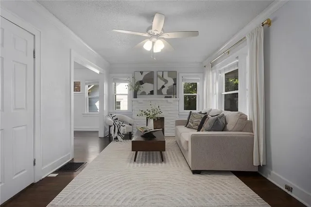 $195,000 | 5214 Woodland Avenue, Kansas City, MO 64110