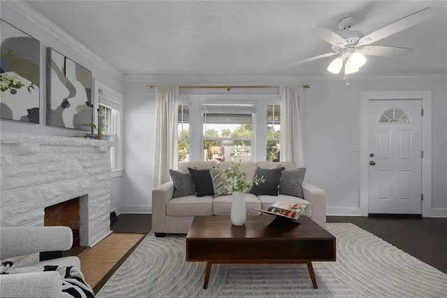 $195,000 | 5214 Woodland Avenue, Kansas City, MO 64110