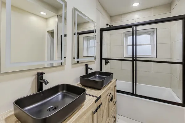 $2,550 | 1337 South Austin Boulevard, Unit 2, Cicero, IL 60804