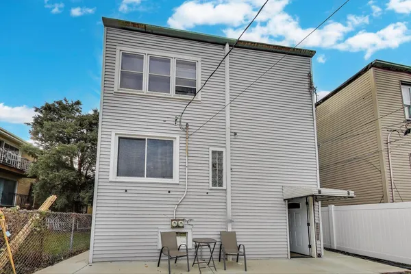 $2,550 | 1337 South Austin Boulevard, Unit 2, Cicero, IL 60804