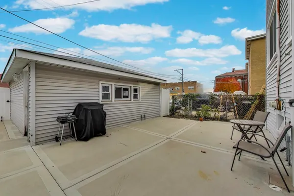 $2,550 | 1337 South Austin Boulevard, Unit 2, Cicero, IL 60804