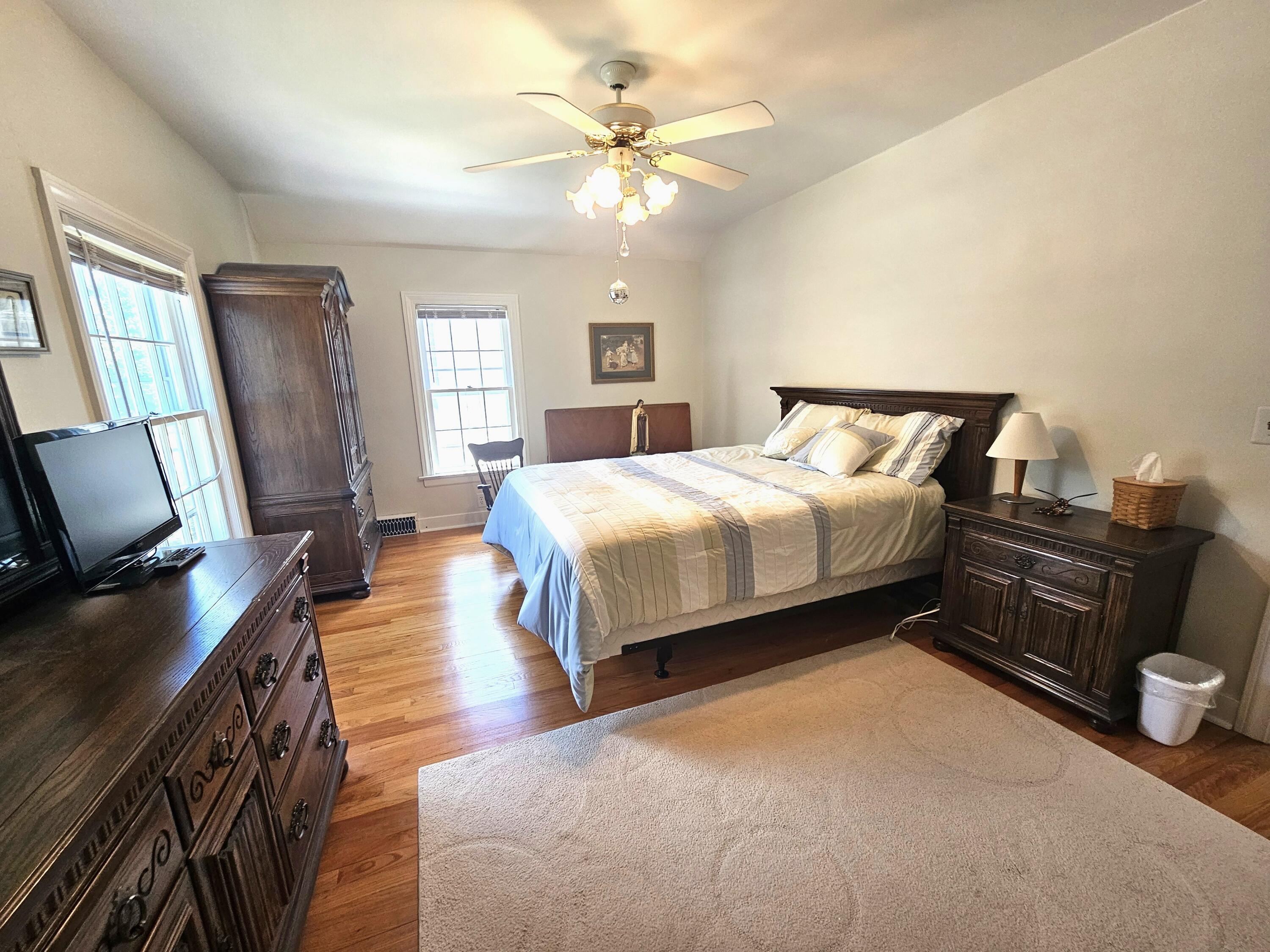 2236 Tipperary Road Kalamazoo, MI 49008 - Photo 20 of 27 20260620_142115 Bedroom2