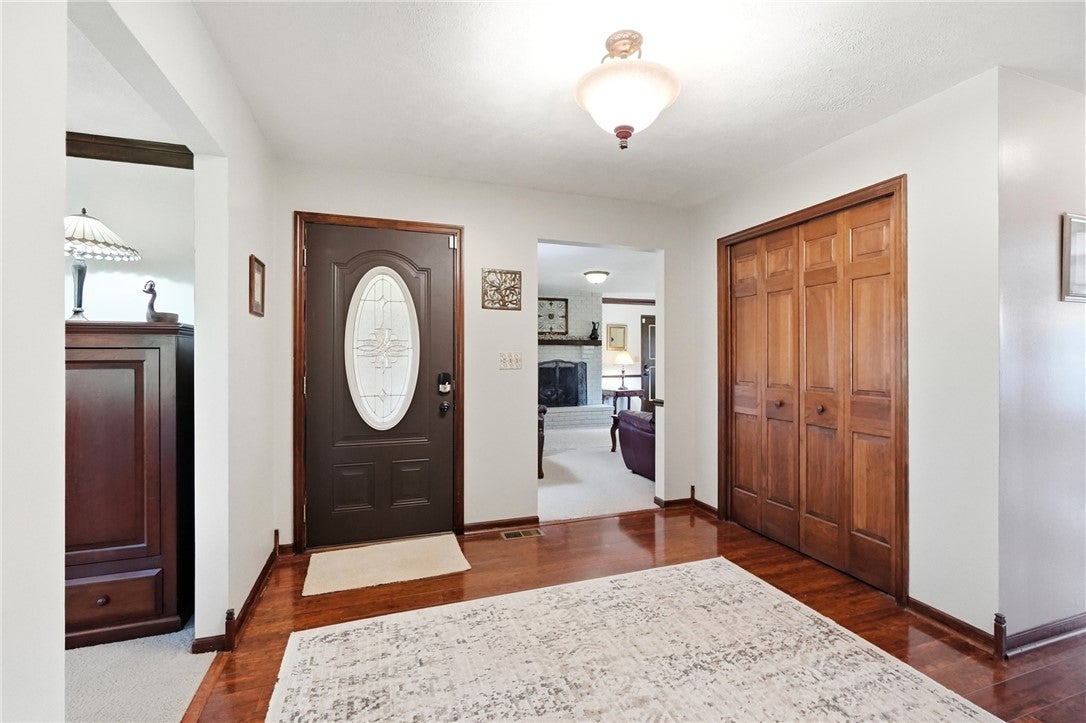 5527 Chenoweth Road Waynesville, OH 45068 - Photo 4 of 75 Gallery Image 4