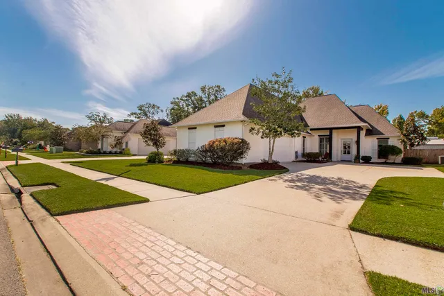 $3,650 | 37395 Whispering Hollow Avenue, Prairieville, LA 70769