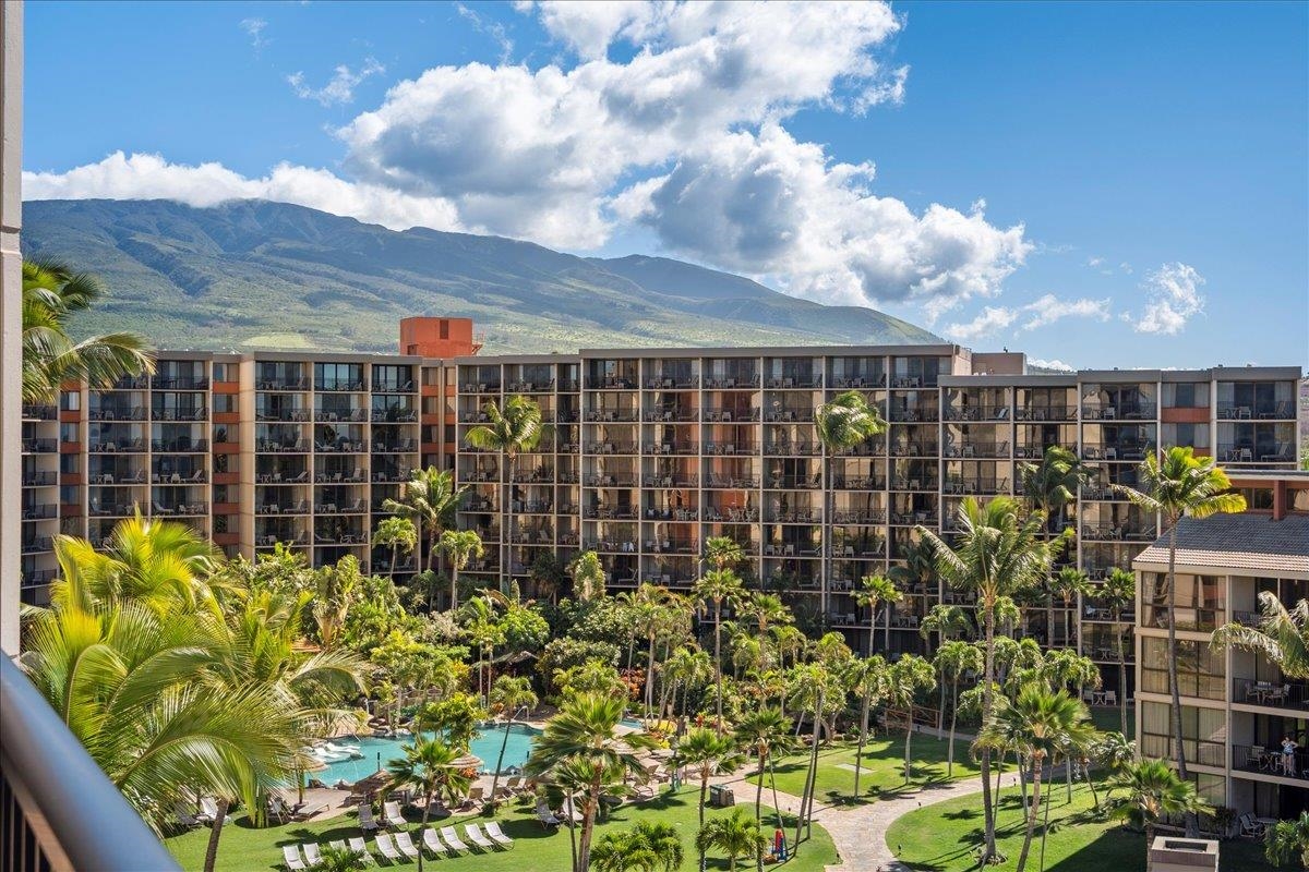 3445 Lower Honoapiilani Road, Unit 701 Lahaina, HI 96761 - Photo 19 of 40 a view of a garden