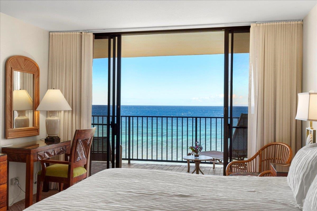 3445 Lower Honoapiilani Road, Unit 701 Lahaina, HI 96761 - Photo 22 of 40 a view of a living room filled with furniture