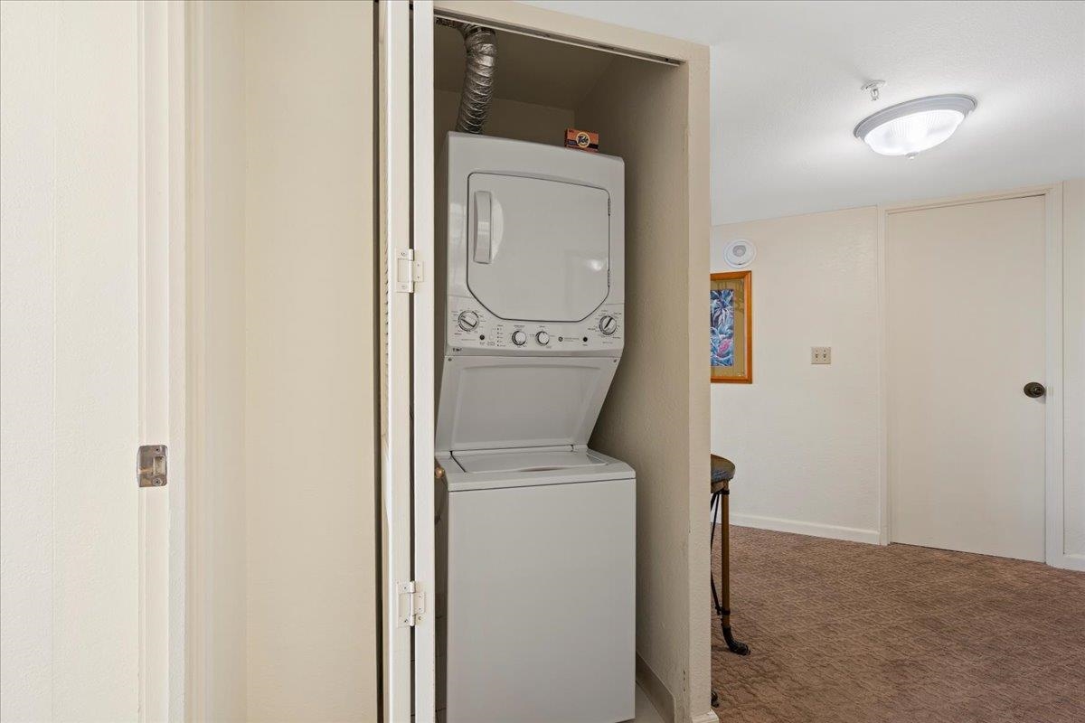 3445 Lower Honoapiilani Road, Unit 701 Lahaina, HI 96761 - Photo 33 of 40 a close view of a utility room with dryer and washer