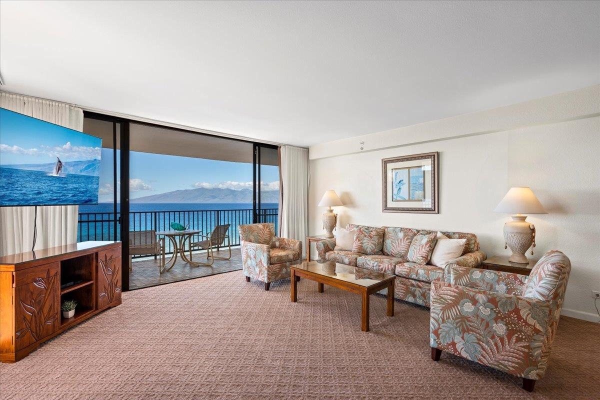 3445 Lower Honoapiilani Road, Unit 701 Lahaina, HI 96761 - Photo 4 of 40 a living room with furniture and a window