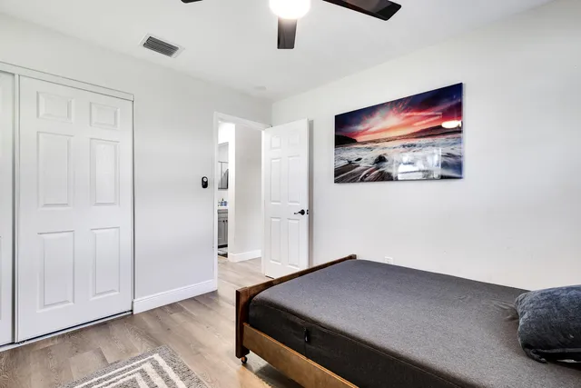 a view of empty room with window