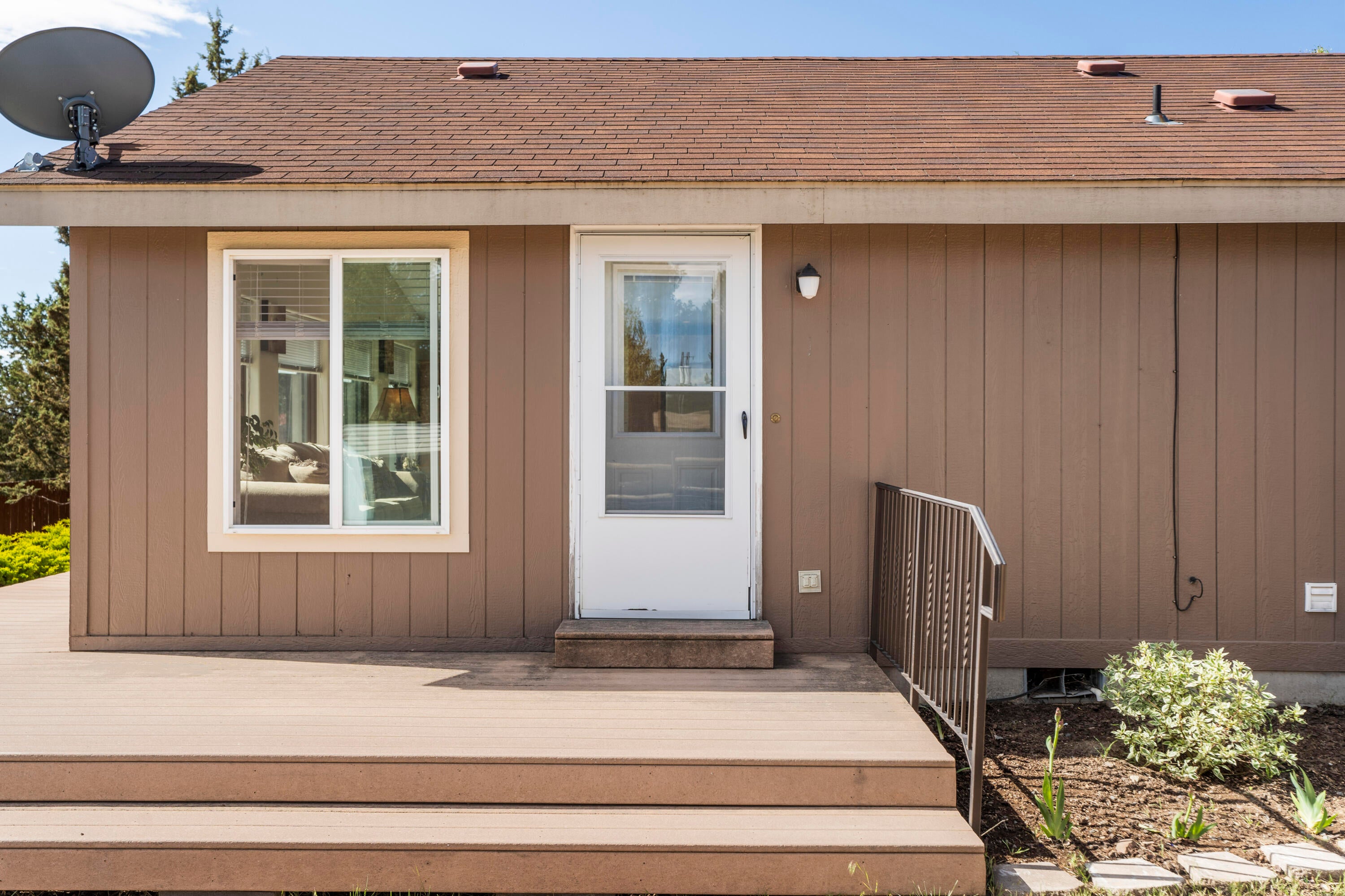 9141 Southwest Shad Road Terrebonne, OR 97760 - Photo 2 of 32 Welcome Home!