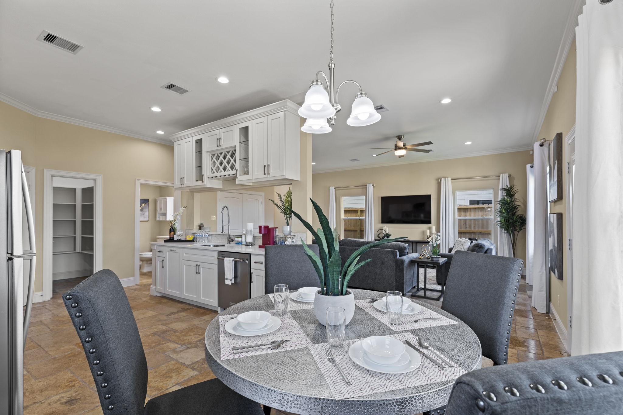 2211 Silverbonnet Street Houston, TX 77055 - Photo 20 of 39 a view of a dining room with furniture