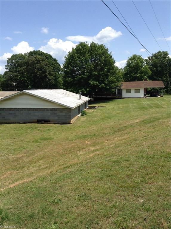 5564 Davis Road Walkertown, NC 27051 - Photo 3 of 22 Gallery Image 3